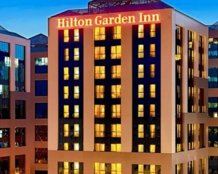 La semana del ‘real estate’: De la venta del Hilton Garden Inn Sevilla al nuevo centro de Udit