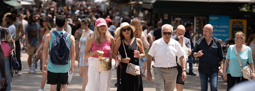 Las plazas de pisos turísticos crecieron diez veces más rápido que las de hoteles en verano