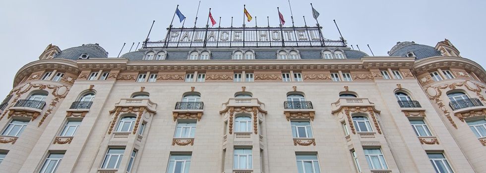 El Palace Madrid reestrena su histórica fachada de 8.000 metros cuadrados de superficie