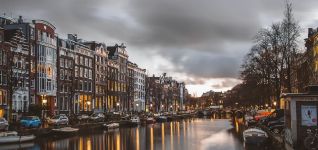 Ámsterdam apuntala sus cimientos