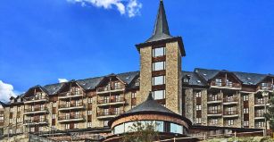 Mazabi adquiere el hotel Aragón Hills en Formigal y busca operador