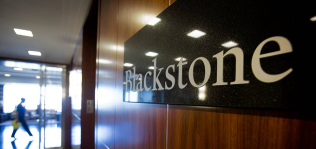 Blackstone estudia vender pisos sociales adquiridos al Ayuntamiento de Madrid